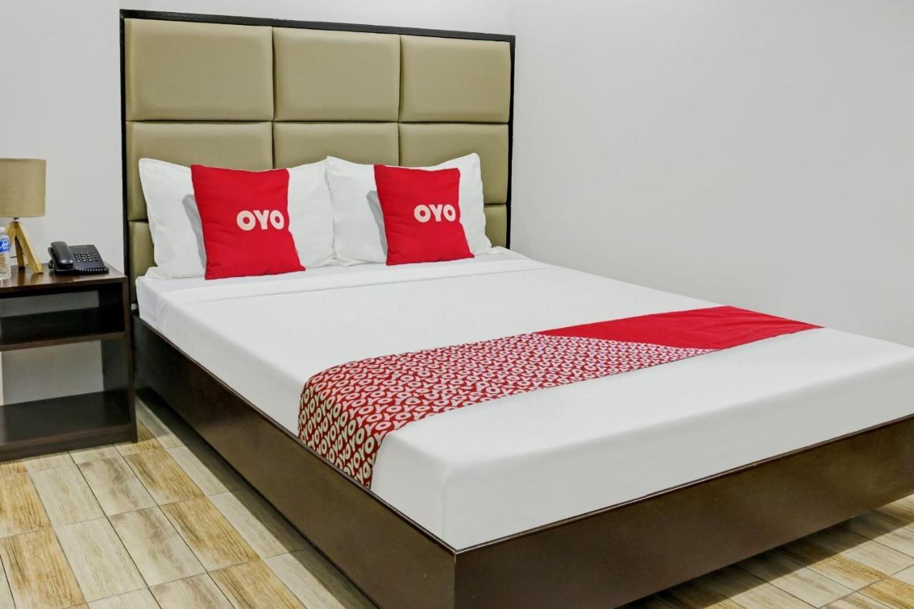 Oyo 869 Jnv Dream Hotel Subic Eksteriør billede